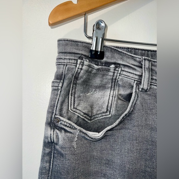 ZARA Gray Distressed Denim Jeans w Zipper Detail - Picture 5 of 8